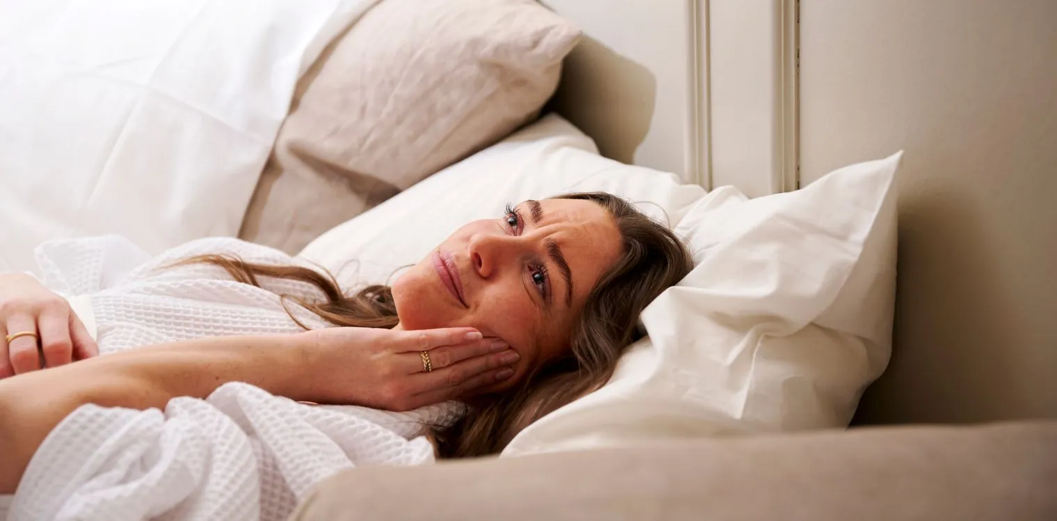 Ondt i kæben ved øret